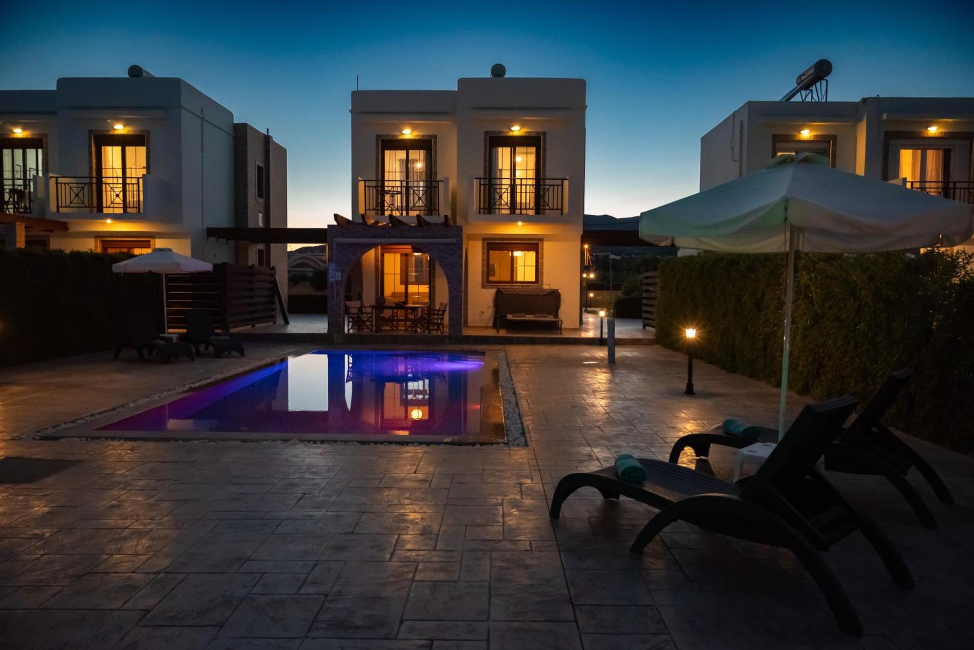 Petra Villas Gennadi Esterno foto