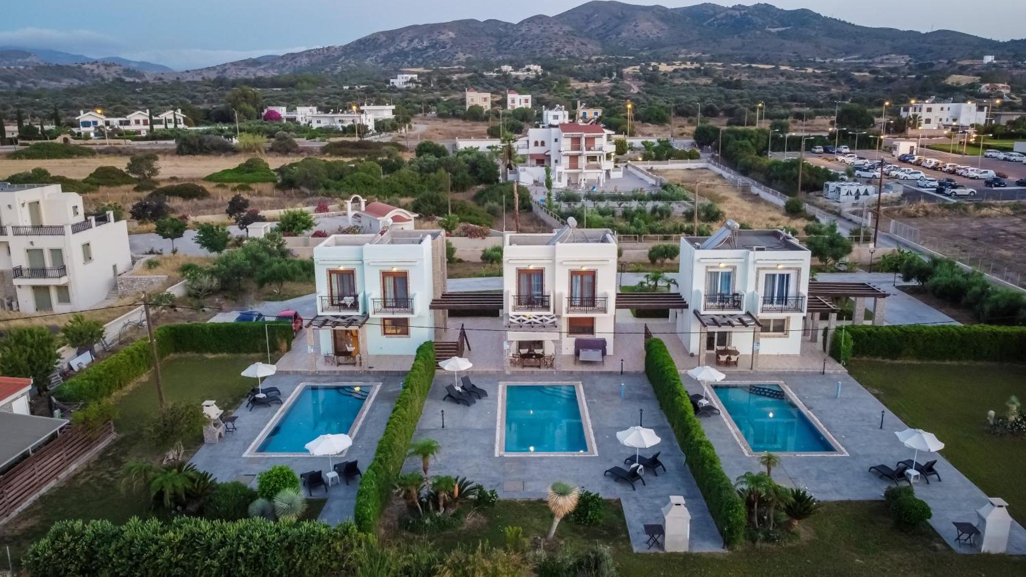 Petra Villas Gennadi Esterno foto