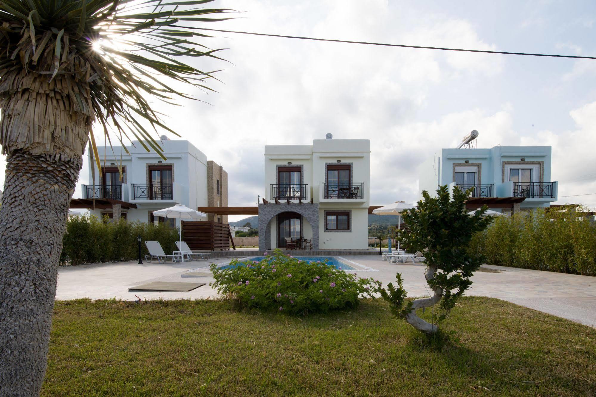 Petra Villas Gennadi Esterno foto