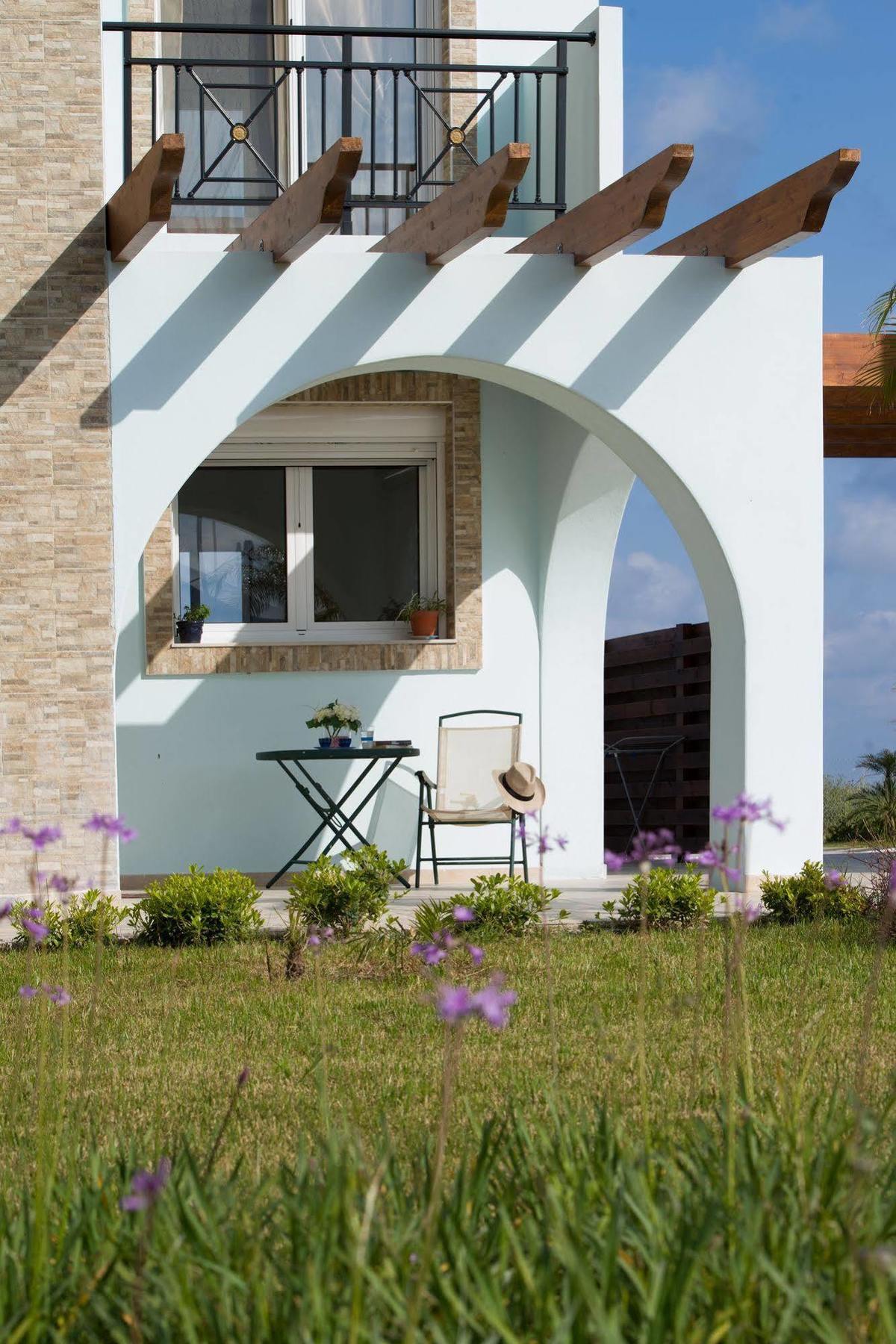 Petra Villas Gennadi Esterno foto